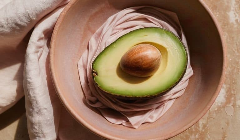 A Guide on How to Dye Fabric With Avocado Pits for a Pink Color