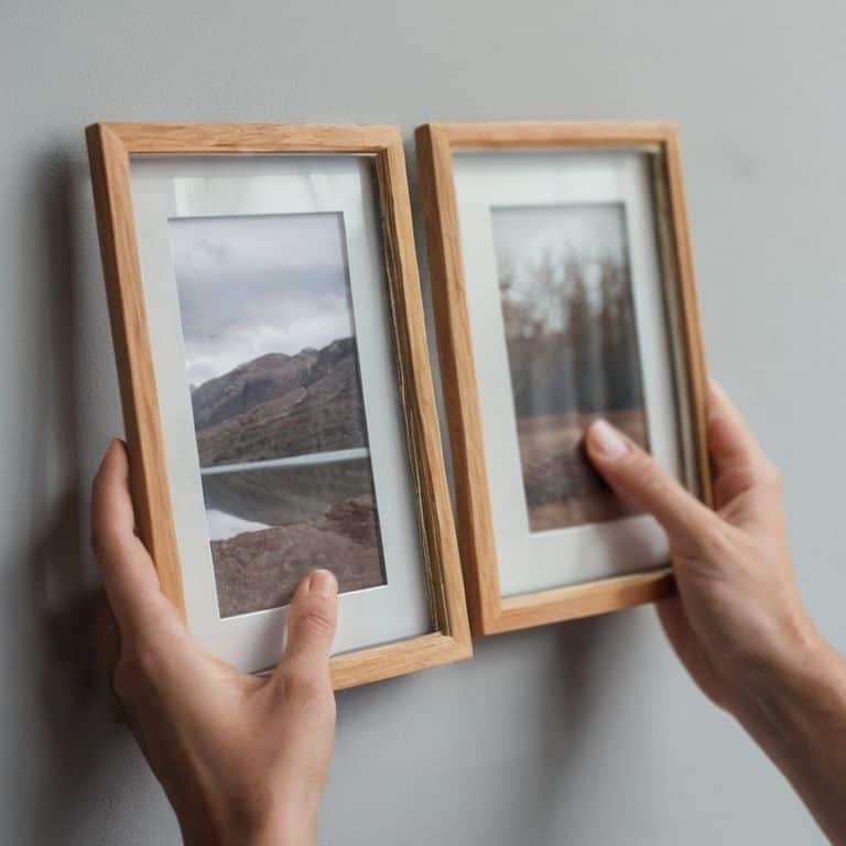 A Guide to Choosing Glass or Acrylic for Picture Frames