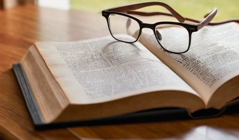 An Explainer: What Is the Difference Between “its” and “it’s”?